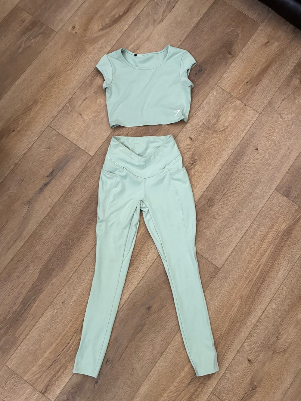 Gymshark High-Waist Mint Green Leggings & Crop Top Set